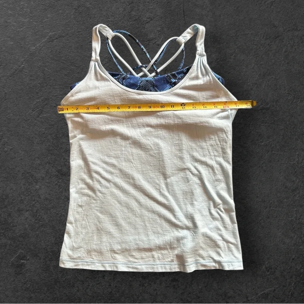 Lululemon Women's 4 Blue Snake Print Flow Y Tank Built-in Bra Pilates Aesthetic - Picture 6 of 9